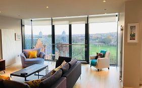 Quartermile Meadows View 2 Bedroom Apartment - With Free Parking